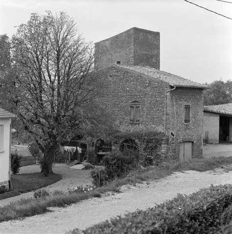 Étoile-sur-Rhône.- La ferme Côte-Chaude.