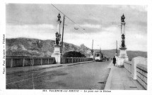 Le pont sur le Rhône.