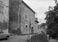 Mirmande. - Rue du village et d'une partie des remparts.