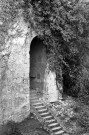 Étoile-sur-Rhône. - Passage donnant sur la terrasse du château Saint-Ange.