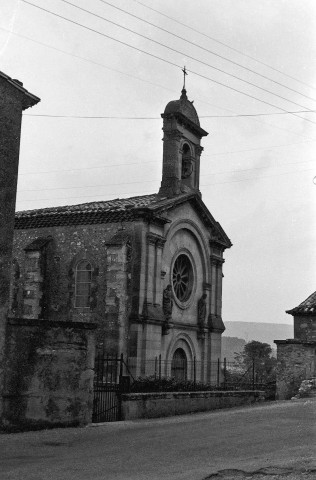 Roussas. - L'église Saint-Joseph.