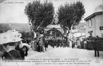 Crest. - Inauguration du monument à la mémoire des Insurgés de 1851, par M. Dujardin-Beaumetz sous secrétaire d'État des Beaux-Arts, le 11 septembre 1910.