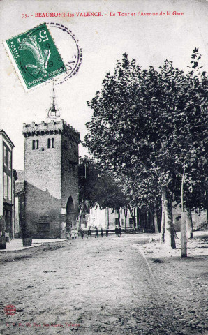 La tour de l'horloge, place du Rasset.