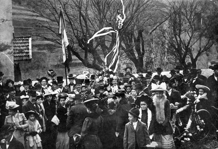 Vaunaveys-la-Rochette.- Fête des bouviers à Vaunaveys en février 1908.