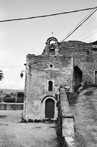 Chantemerle-lès-Grignan. - Chapelle castral du XIIe siècle.