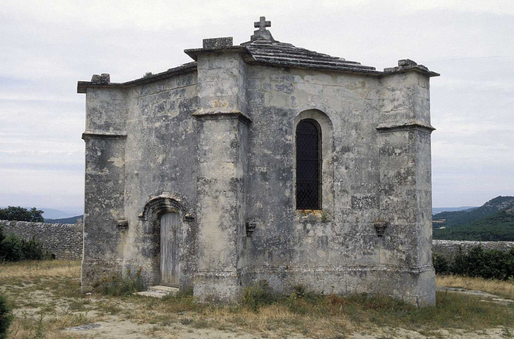 Saint-Restitut.- La chapelle Saint-Sépulcre.