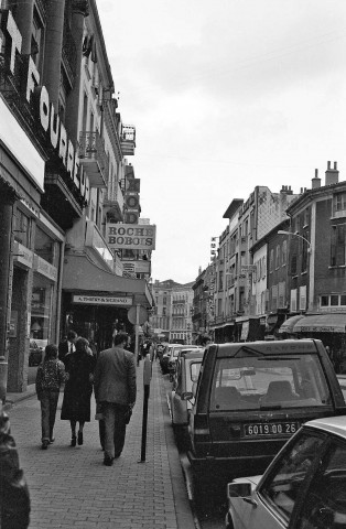 Valence.- L'avenue Victor Hugo.