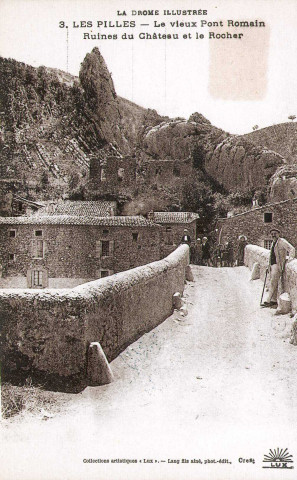 Le pont sur l'Eygues et les vestiges du château.