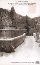 Le pont sur l'Eygues et les vestiges du château.