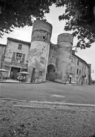Taulignan.- La porte nord ou d'Anguille.