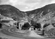 Pradelle.- L'église Saint-Pierre.