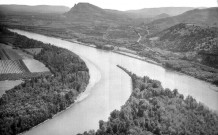 Pont-de-l'Isère.- Vue aérienne de l'Isère et du Rhône au nord de la ville