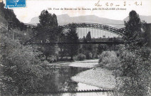 Le pont de Manne sur la Bourne.