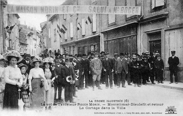 Dieulefit.- Le 7 mai 1911 la ville accueille Roger Morin qui a relié Montélimar à Dieulefit et retour en monoplan Blériot. Il fut le premier à décollé du terrain d'aviation de Montélimar, il a atterri dans le parc de son château de Réjaubert.