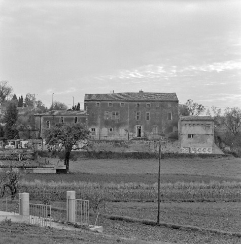 Étoile-sur-Rhône.- Façade nord de l'ancien hôpital et la chapelle.