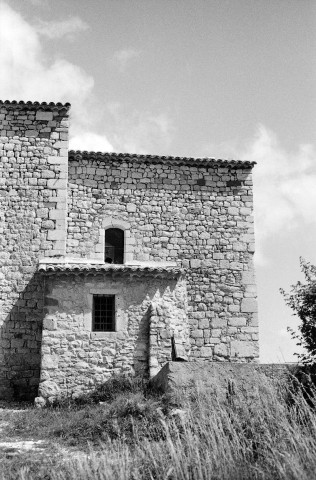 Lemps.- La façade sud de l'église Saint-Pierre.