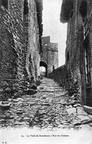 Bourdeaux.- Ruelle du vieux village.