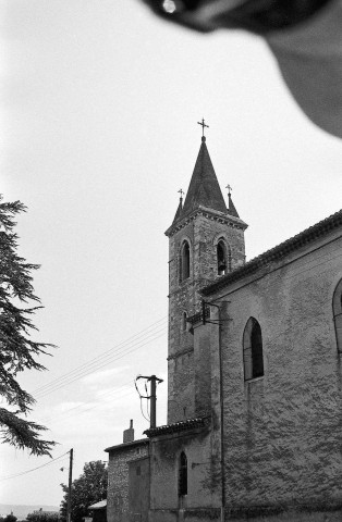 Marsanne. - Façade lsud et le clocher de l'église.