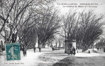 Place du Champ de Mars.