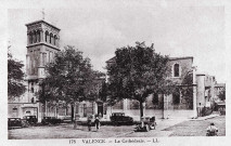 Valence.- La cathédrale Saint-Apollinaire vue de la place des Ormeaux.