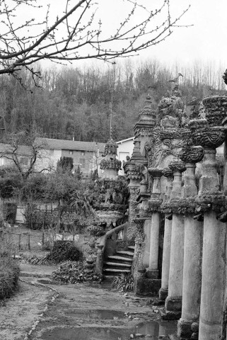 Hauterives.- Reportage sur le palais idéal du Facteur Cheval.