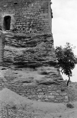 Chamaret.- Détail de la façade ouest de la tour.