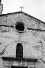 Buis-les-Baronnies.- La façade ouest de l'église Notre-Dame-de-Nazareth.