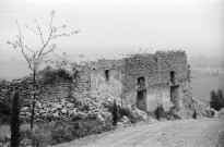 Chabrillan.- Restes des remparts nord du village.