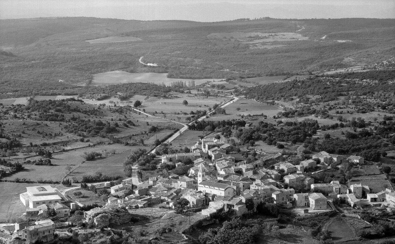 Réauville.- Vue aérienne du village.