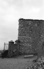 Mirmande.- La façade sud de la nef de l'église Sainte-Foy.