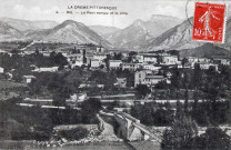 La passerelle du pont Rompu et la ville.