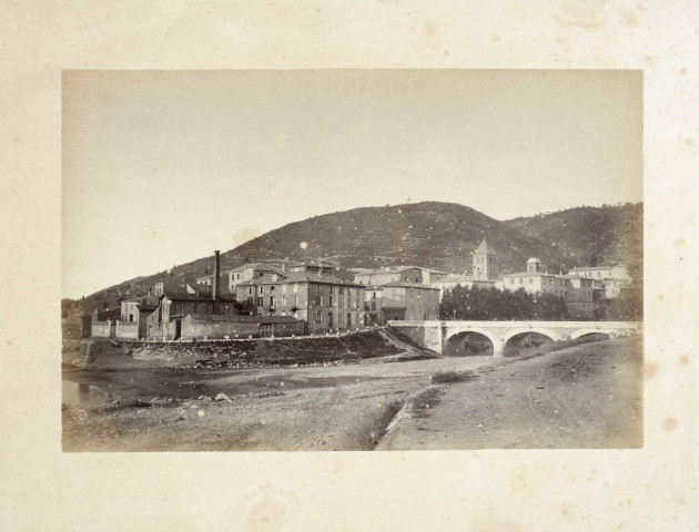 Saint-Vallier.- Vue de la ville et de la rivière la Galaure se jetant dans le Rhône.