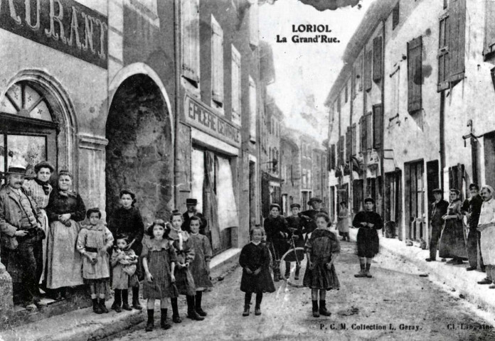 Loriol-sur-Drôme.- Grande Rue.