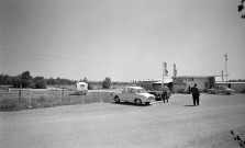 Montélimar. - La base de loisirs sur le plan d'eau de Montmeillan, le camping.