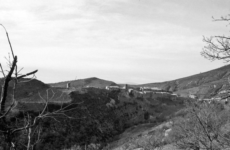 Le Poët-Sigillat.- Vue générale sud du village.