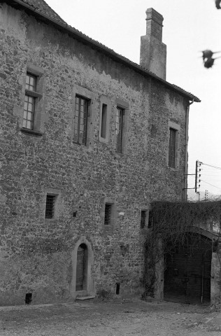 Saint-Vallier. - La façade nord du château.