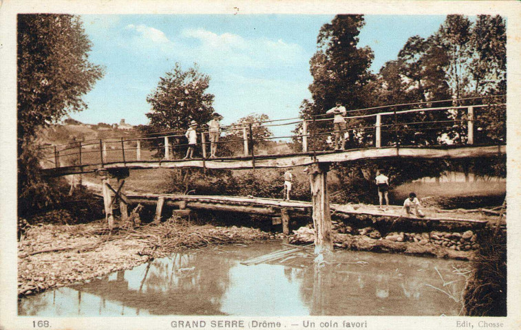 Passerelle de bois sur la Galaure.