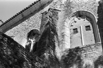 Montjoux. - Fenêtres sud sud-est de la chapelle du château.