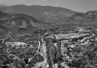 Buis-les-Baronnies. - Vue aérienne de la ville et de la rivière l'Ouvèze