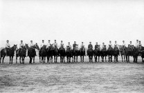 Soldats à cheval.