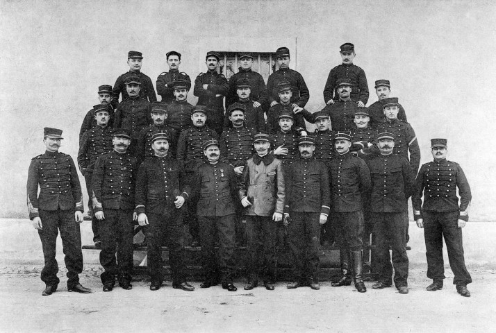 Valence. - Sous officiers du 6e Régiment d'Artillerie, caserne Chareton.