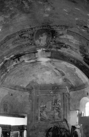 Montboucher-sur-Jabron.- Le choeur et l'arc triomphal de la chapelle Saint-Blaise.