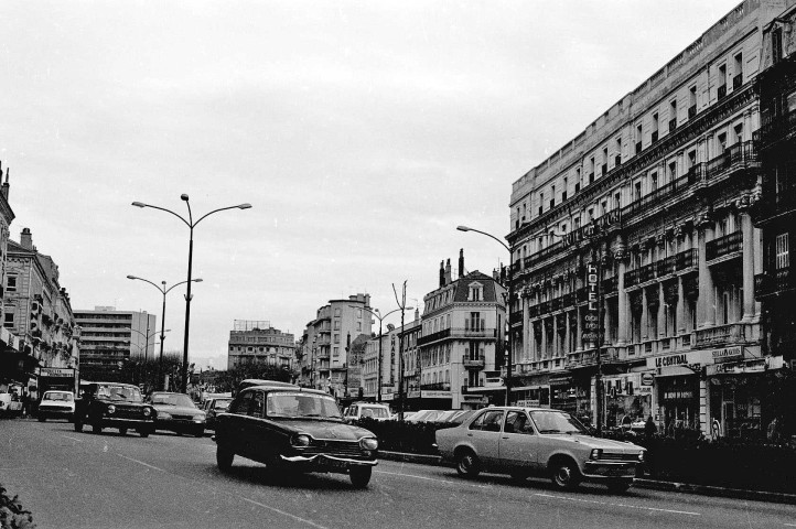 Valence.- Place de la République.