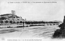 Crest.- Vue générale de la ville et du pont sur la Drôme.