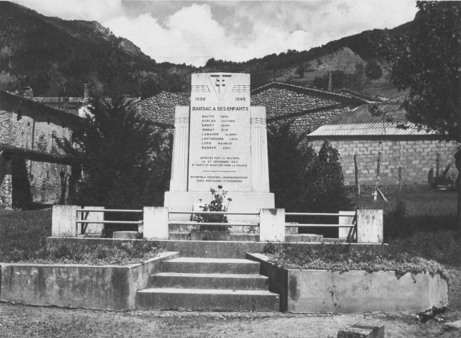 60. Brigade de Die. Nature de la commémoration : monument. Lieu : Barsac. Nombre de victimes, mortes en déportation : 8. Circonstances : répression à la suite du sabotage à Vercheny.