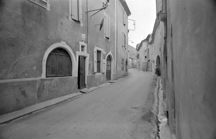 Poyols.- Grande Rue.