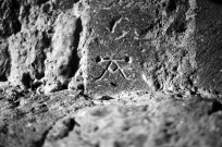 Dieulefit.- Marque de tâcheron sur une pierre du clocher de la chapelle Saint-Pierre.