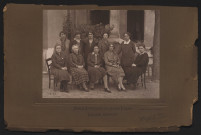 [Professeurs] de l'École supérieure de Jeunes filles de Valence pour la promotion 1929-1930.