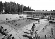 Tulette.- La piscine.