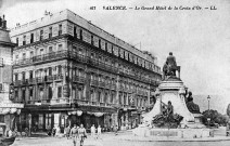 Valence.- Le Grand Hôtel de la Croix d'Or, place de la République.